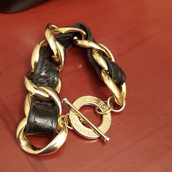 CC Skye leather and gold metal bracelet - Picture 2 of 7